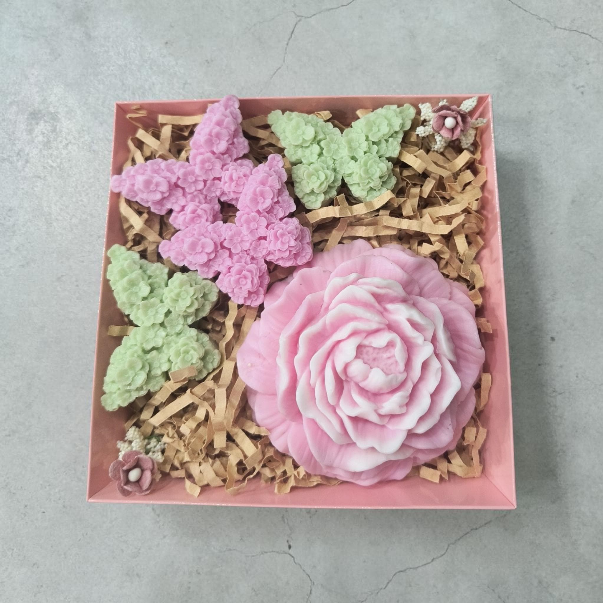 Handmade Floral Soap Gift Set, Goat Milk Luxury Spa soap, Decorative Flower and butterfly soaps