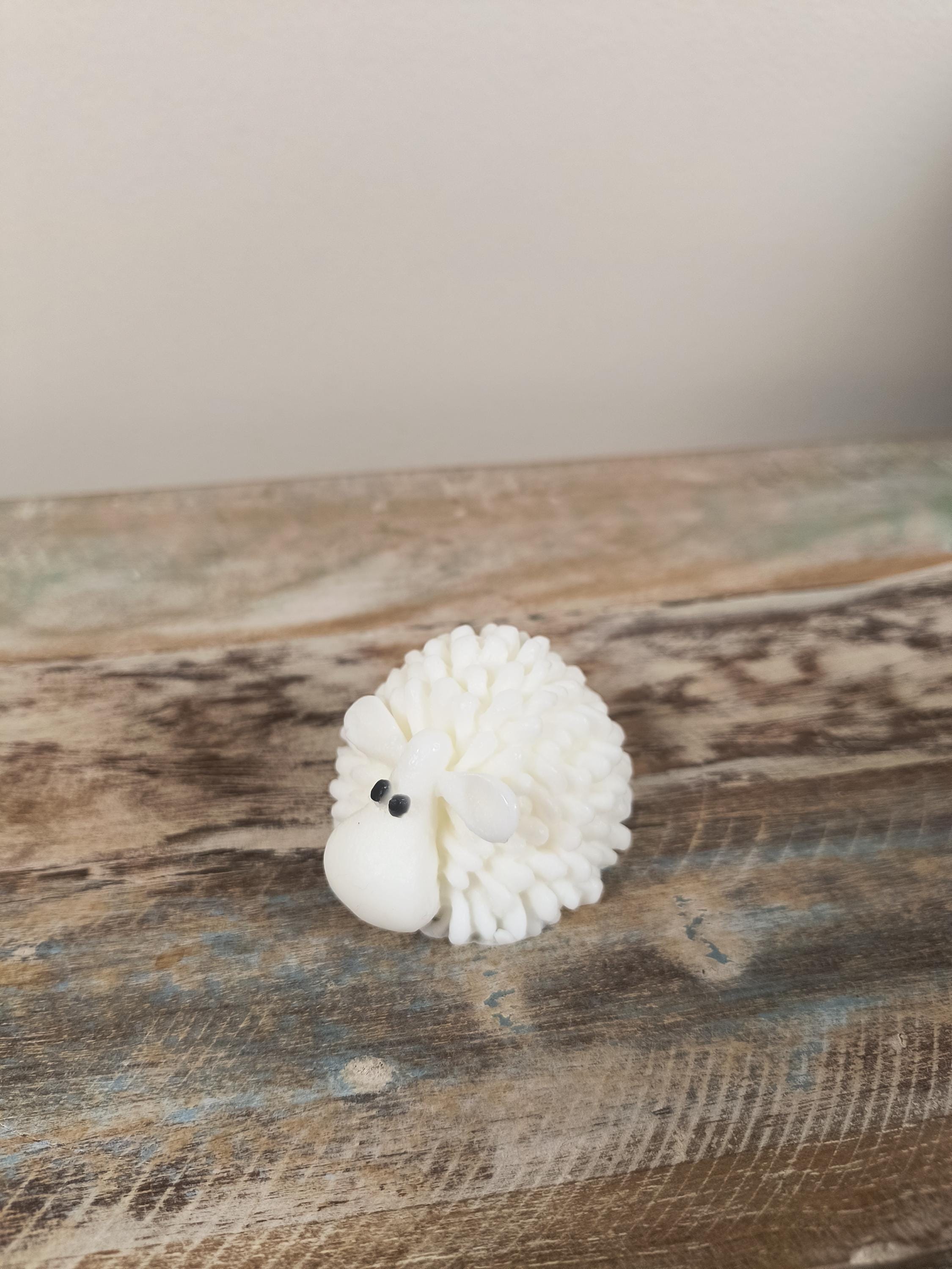 Little Lamb Baby Shower Favor Soap, Sheep Soap with sponge Favor, Neutral Baby Shower Gift, Handmade Guest Soap, Woodland Nursery Favor