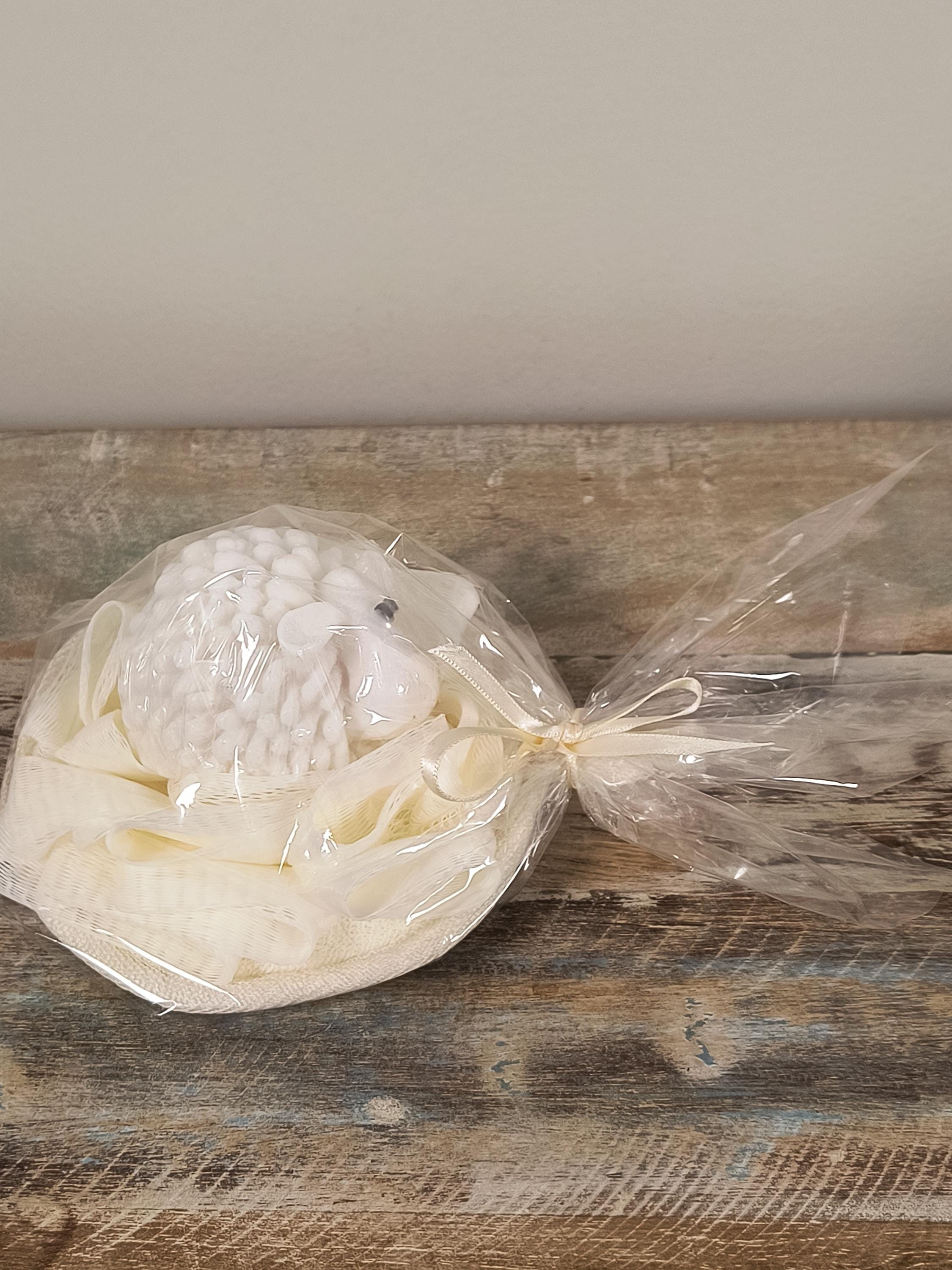 Little Lamb Baby Shower Favor Soap, Sheep Soap with sponge Favor, Neutral Baby Shower Gift, Handmade Guest Soap, Woodland Nursery Favor