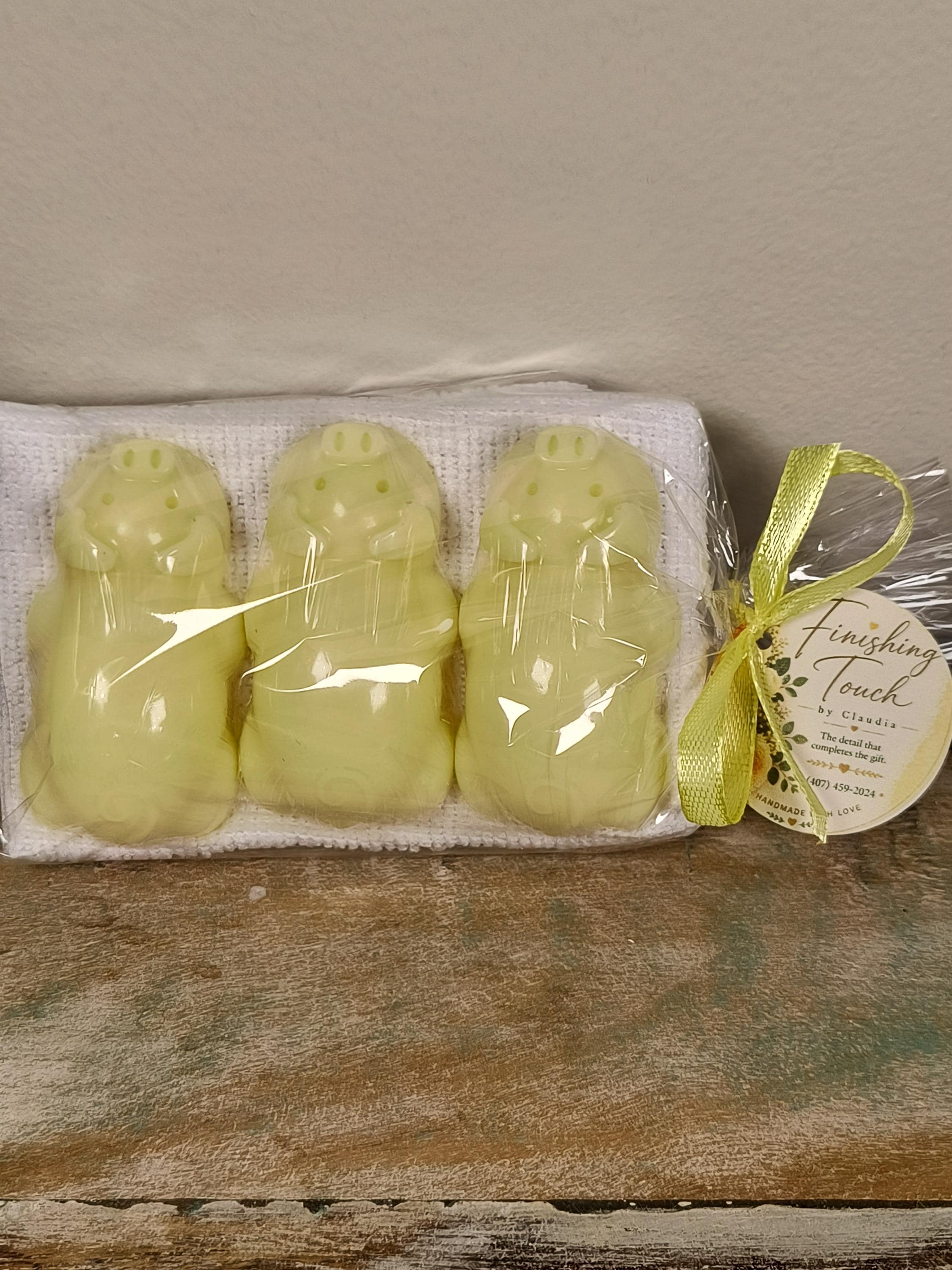 Personalized Piggy Soap Favors with Washcloth | Baby Shower Favors | Farm Theme Party Favors | Birthday Party Favors | Choose Your Color |